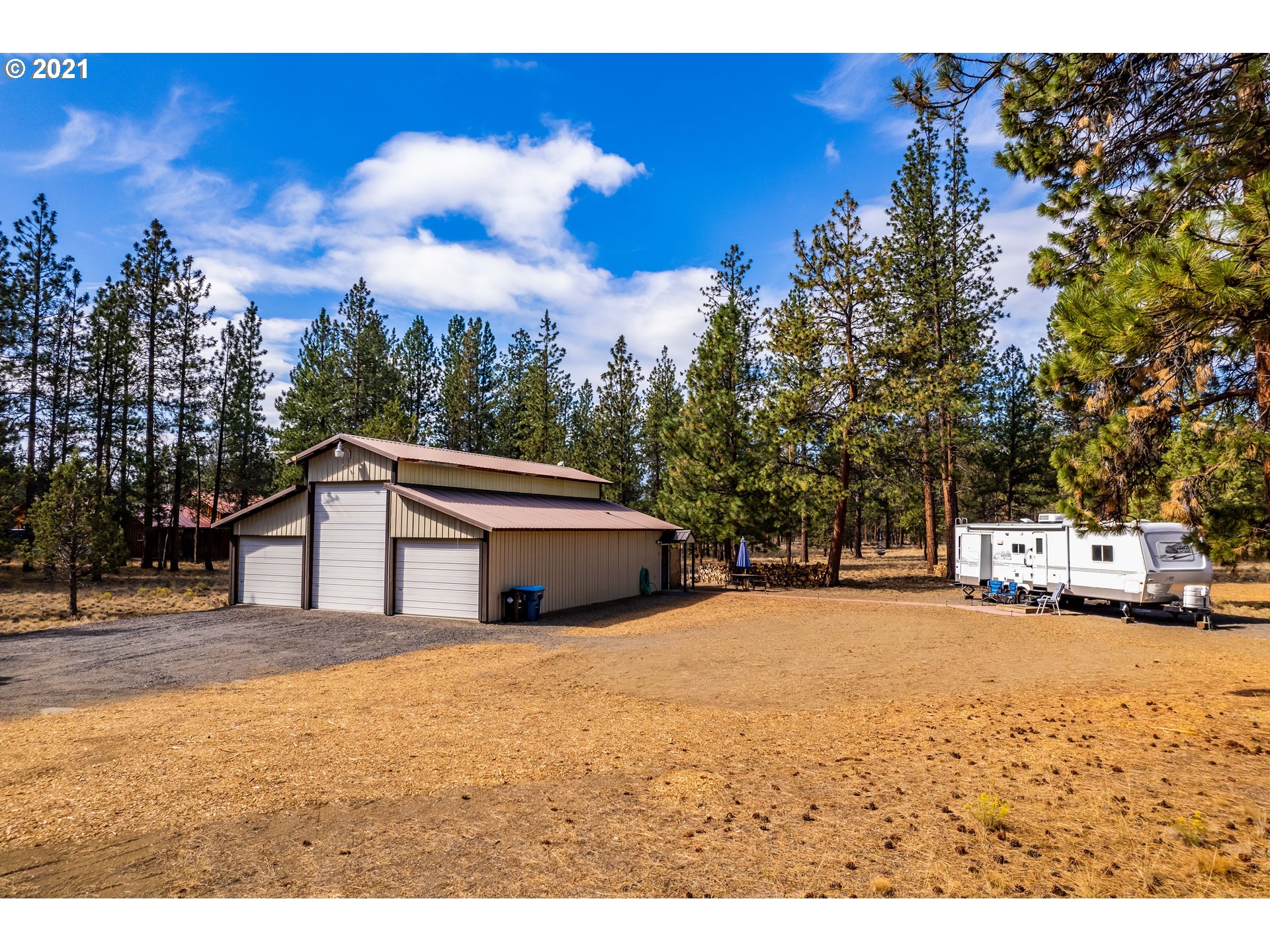 69421 Camp Polk Road Sisters, OR 97759 - Photo 4 of 8 Gallery Image 4