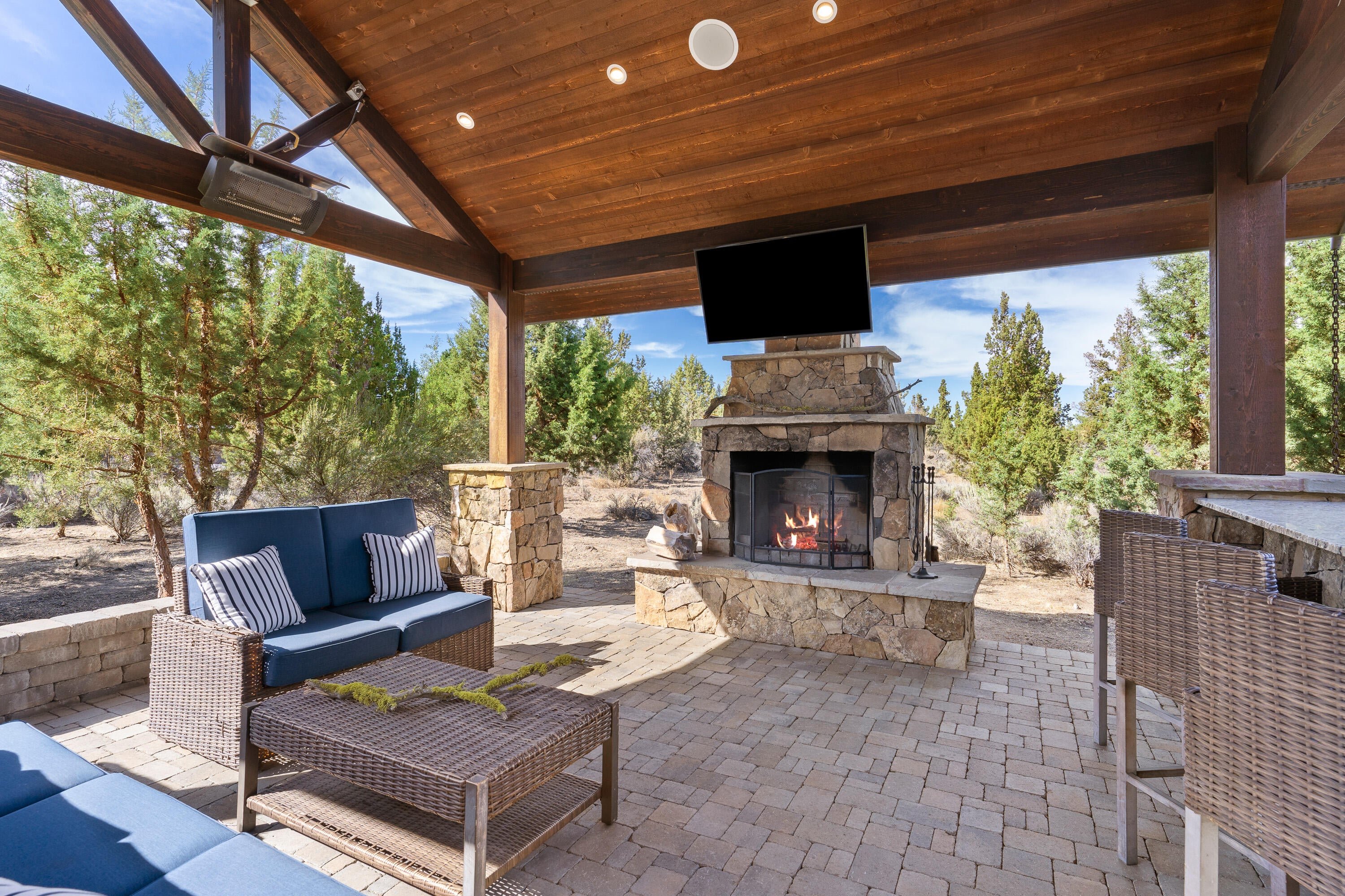 21230 Yeoman Road Bend, OR 97701 - Photo 42 of 57 DSC04047