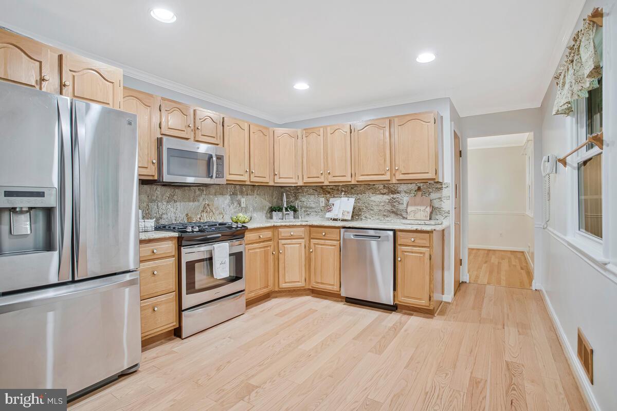 6221 Woodland Road Linthicum Heights, MD 21090 - Photo 11 of 47 Gallery Image 11