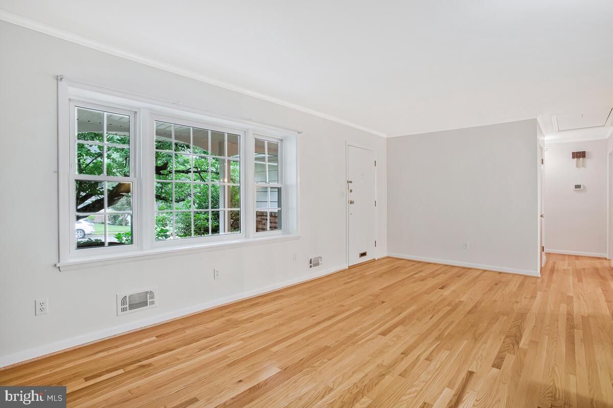 6221 Woodland Road Linthicum Heights, MD 21090 - Photo 7 of 47 Gallery Image 7