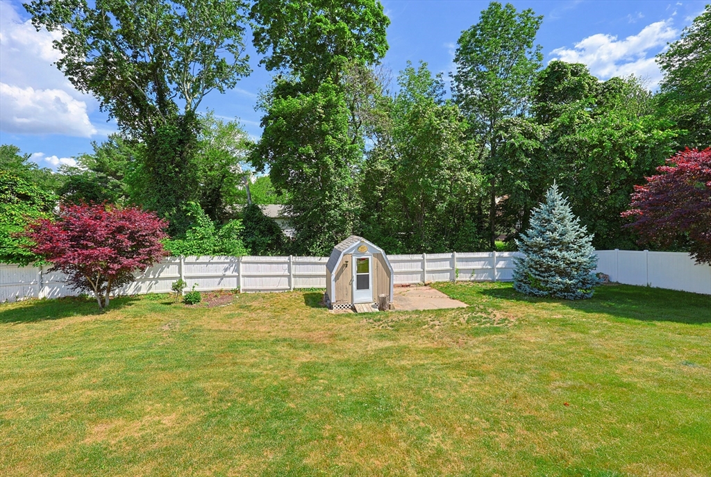 17 West Vanston Road Stoughton, MA 02072 - Photo 22 of 26