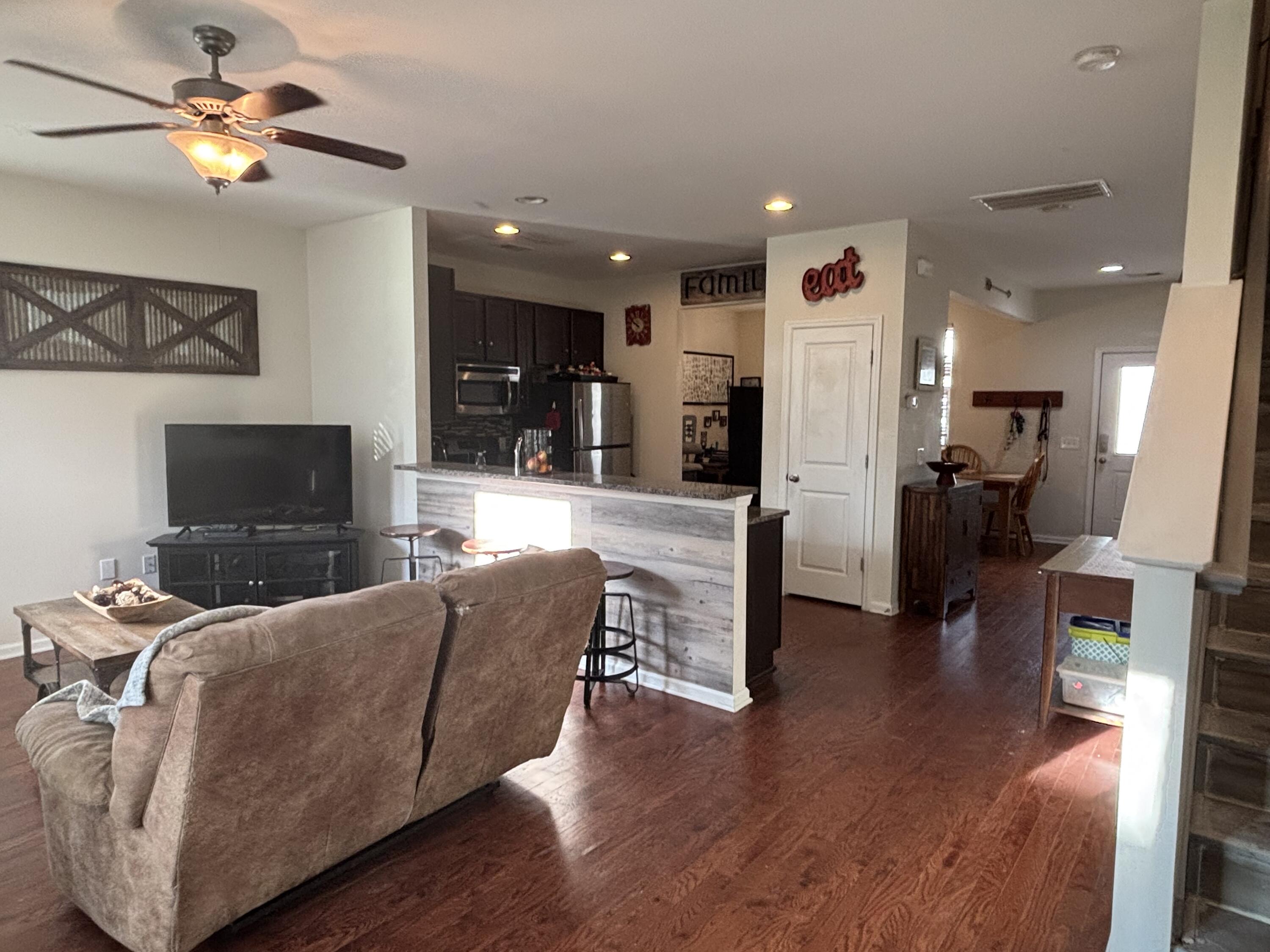 9090 Parlor Drive Ladson, SC 29456 - Photo 5 of 16 IMG_3662