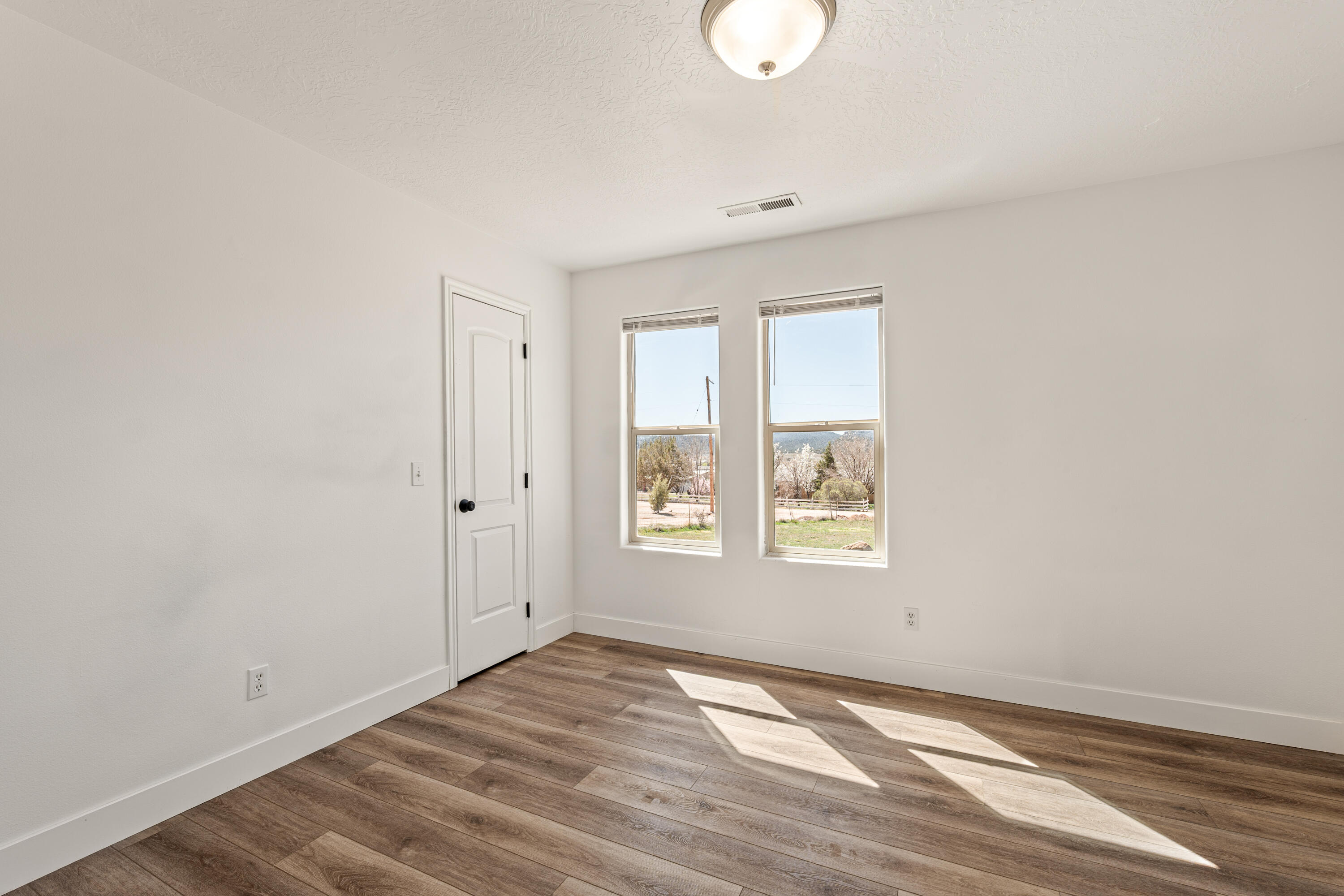 1892 Golden Delicious Apple Valley, UT 84737 - Photo 31 of 58 31-L1071145