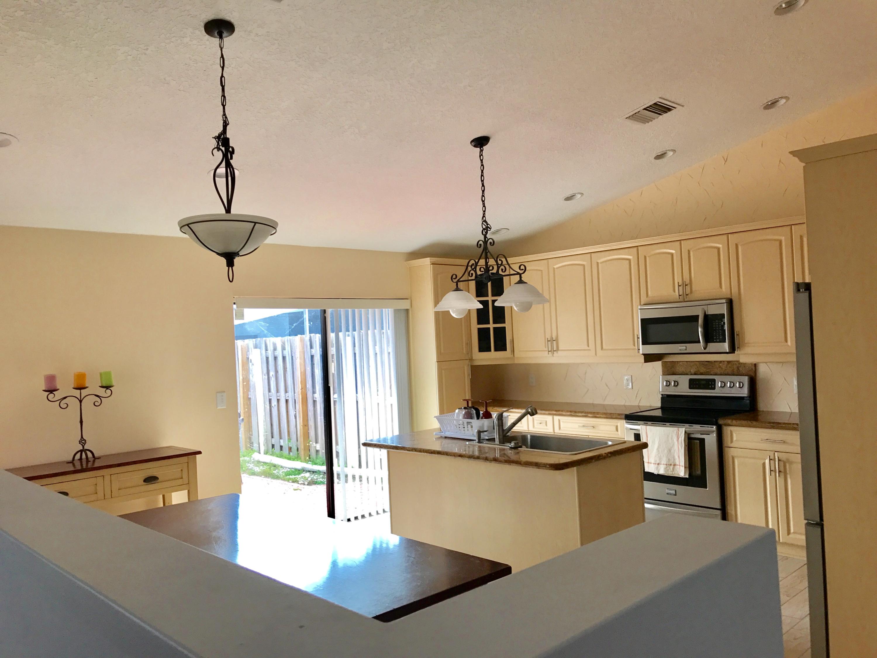 11522 Country Sound Court Boca Raton, FL 33428 - Photo 5 of 14 Kitchen