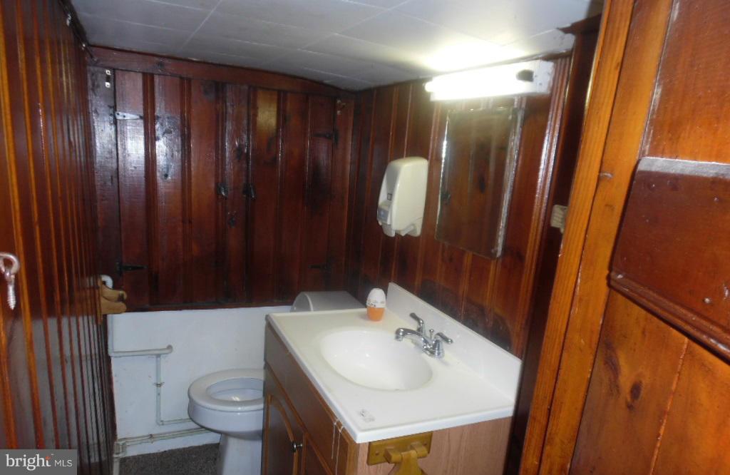 3522 Old York Road Baltimore, MD 21218 - Photo 15 of 18 Bath