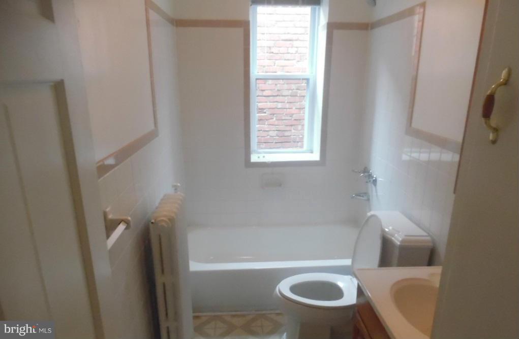 3522 Old York Road Baltimore, MD 21218 - Photo 7 of 18 Bath (Master)