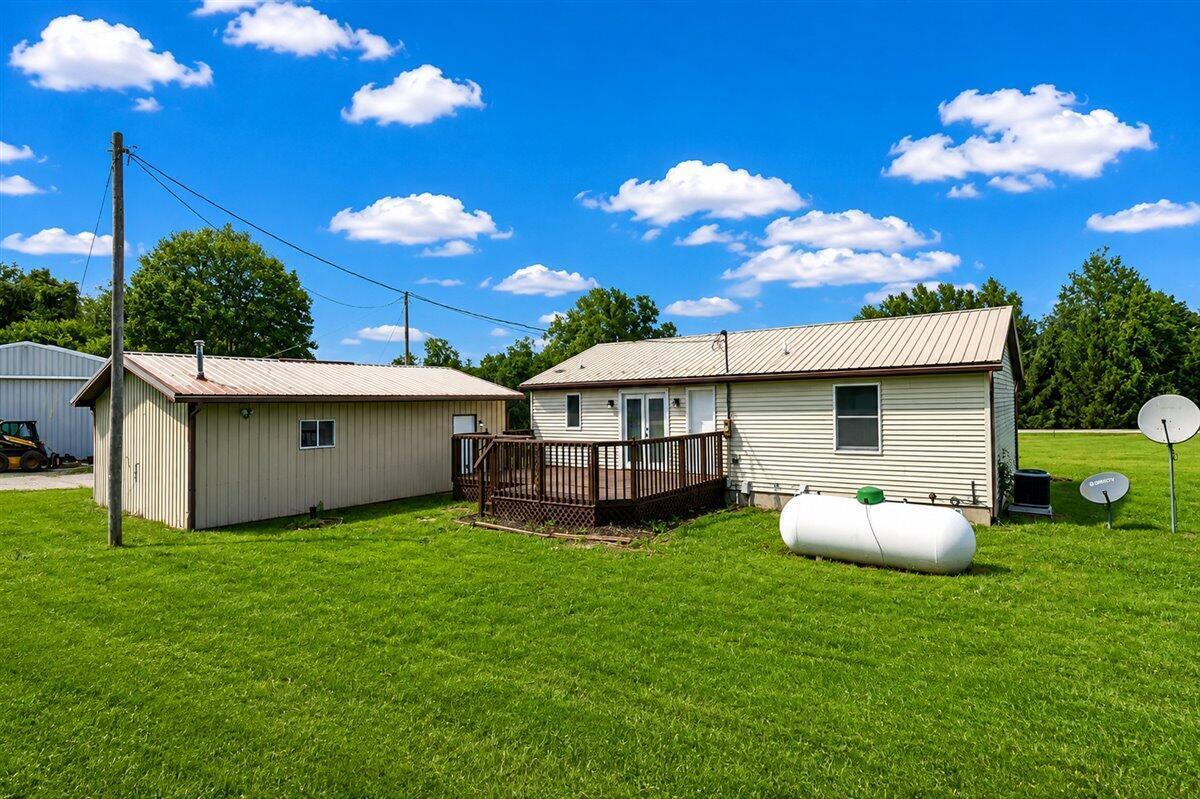 5653 Duncan Road Southwest Lancaster, OH 43130 - Photo 27 of 34 27-Exterior Back