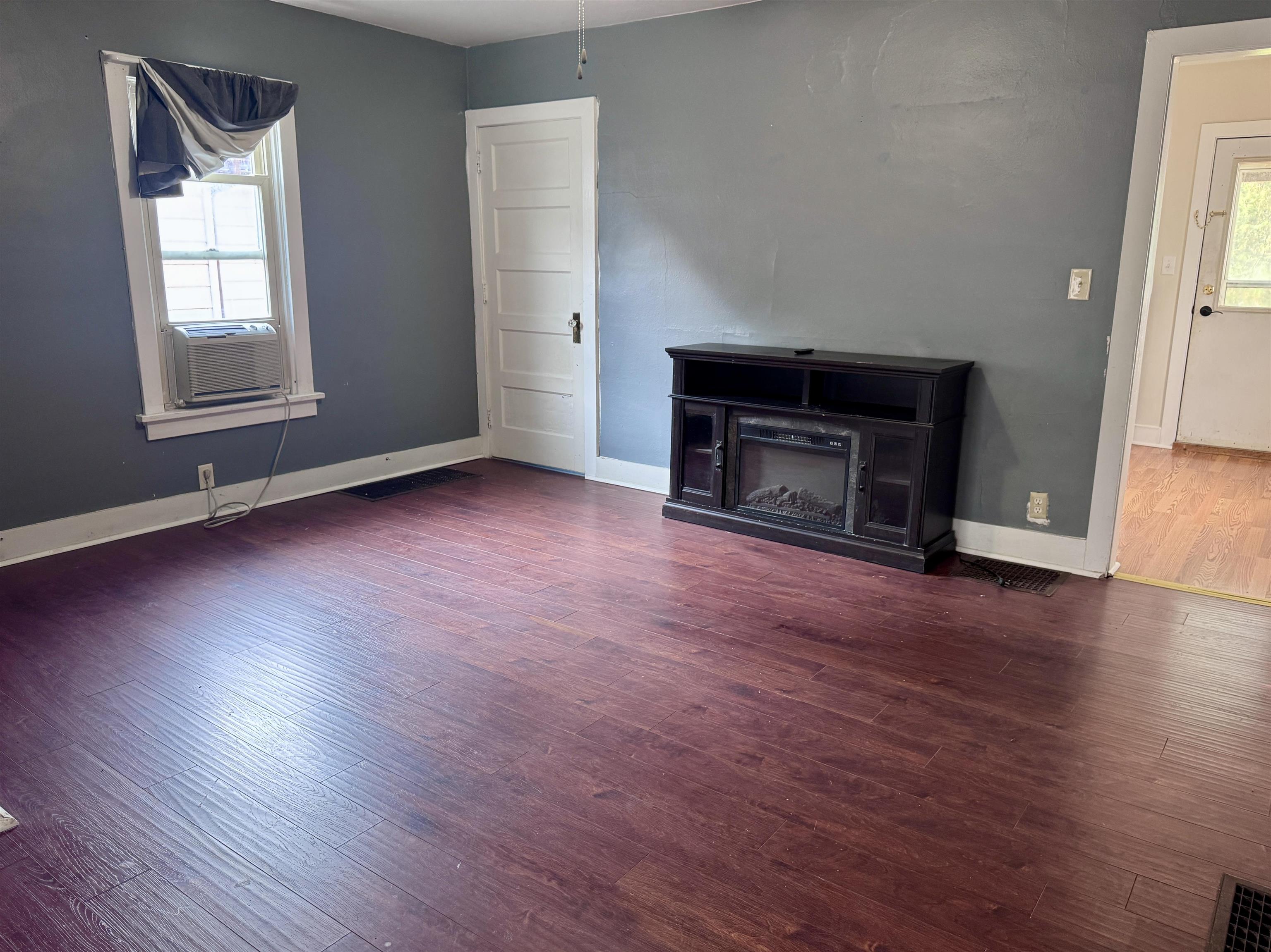209 Riverside Street Janesville, WI 53548 - Photo 5 of 20