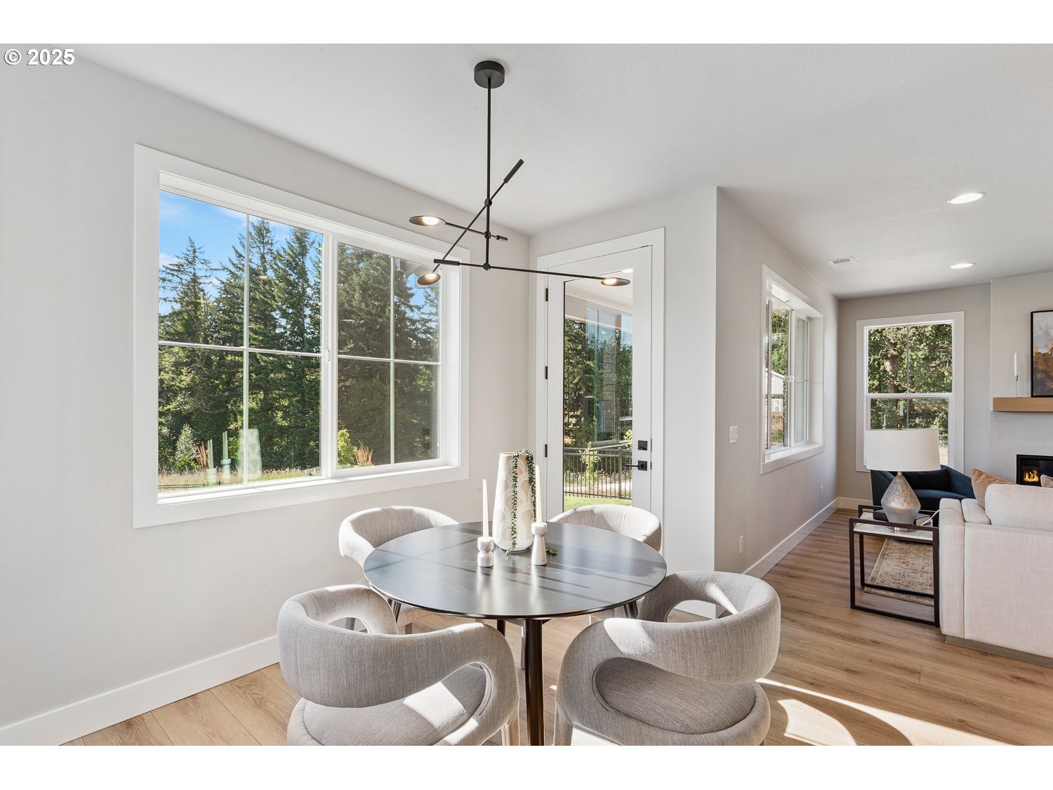 27223 Southwest Vista Rdg Lane Wilsonville, OR 97070 - Photo 11 of 45 Gallery Image 11