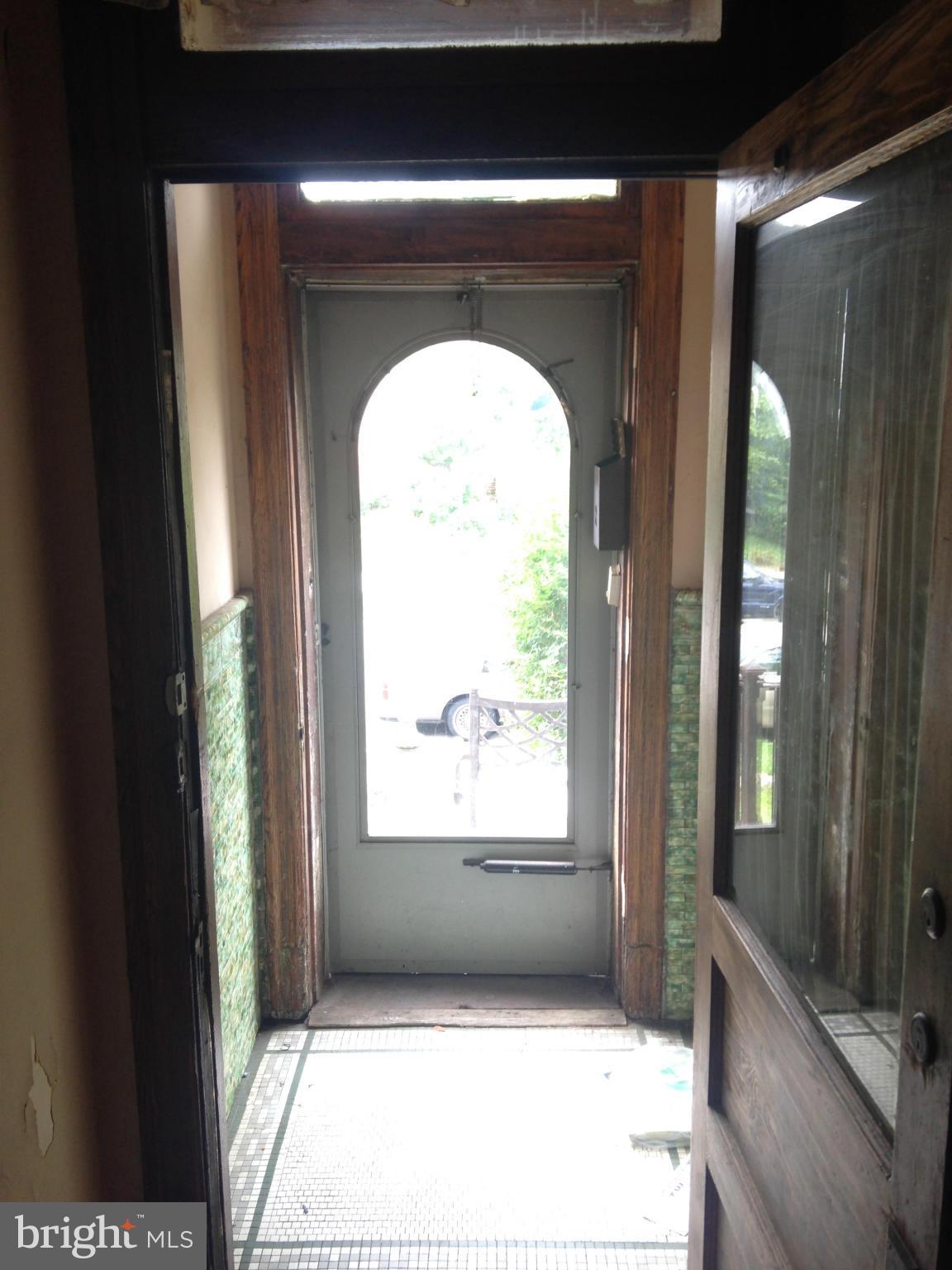 512 12th Street Northeast Washington, DC 20002 - Photo 5 of 19 Entry