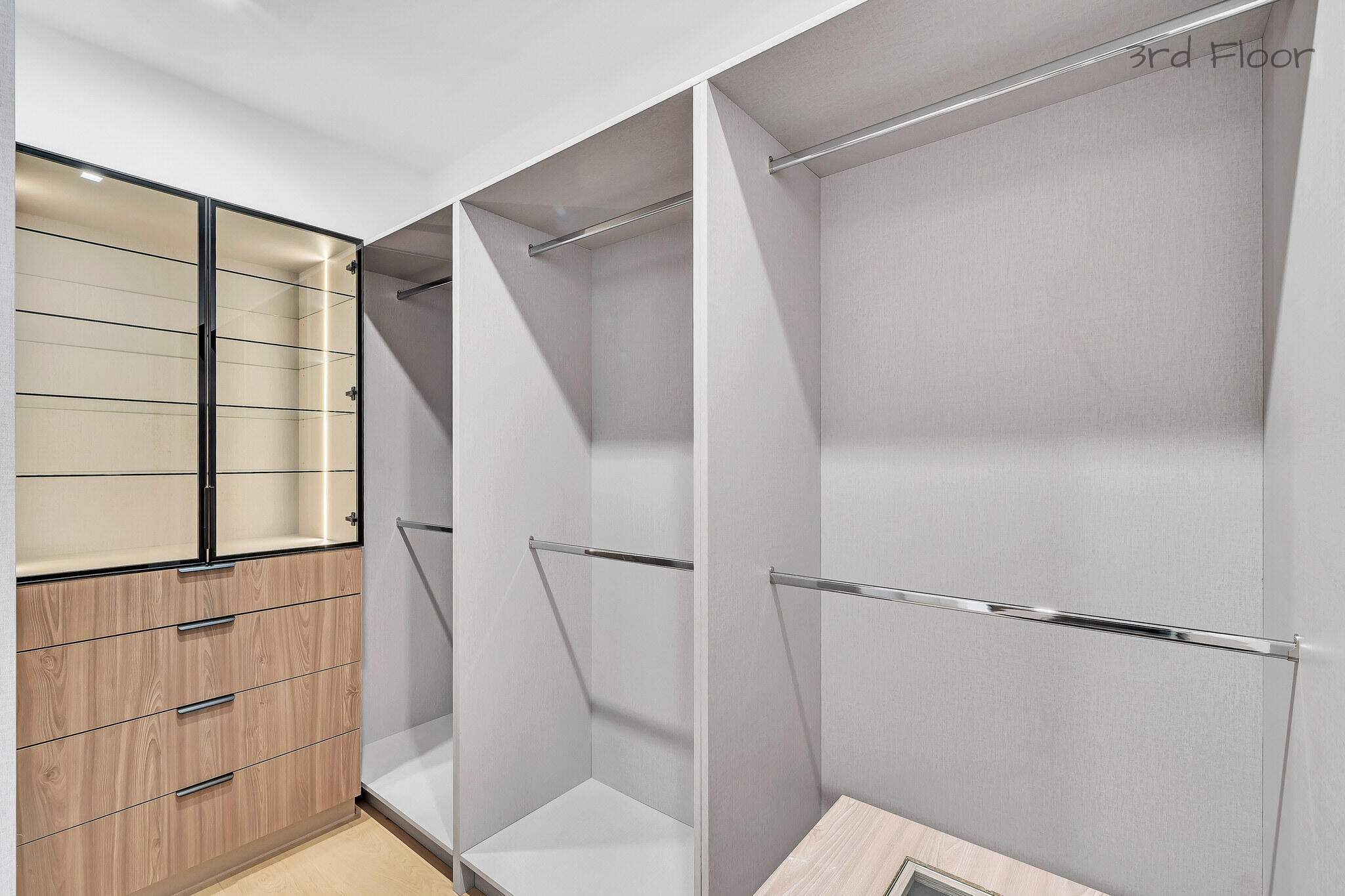 16 Seaside Avenue Key Largo, FL 33037 - Photo 98 of 140 Master bedroom organized closet