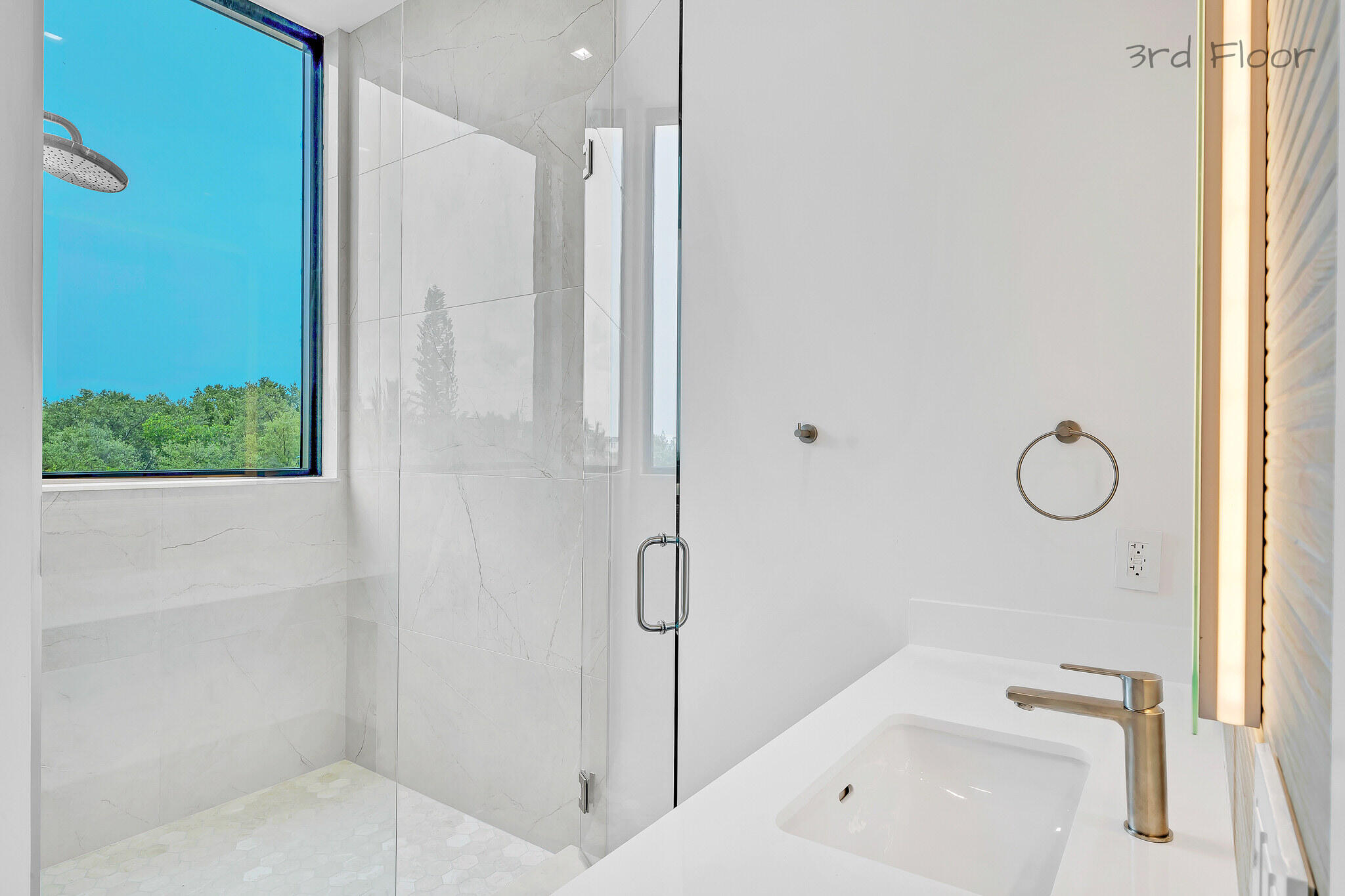 16 Seaside Avenue Key Largo, FL 33037 - Photo 108 of 140 a bathroom with a shower and a sink