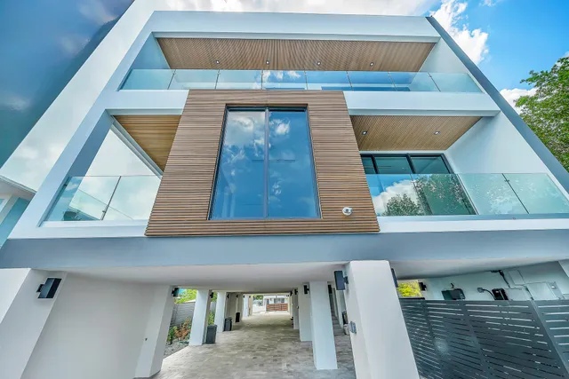 $12,500,000 | 16 Seaside Avenue, Key Largo, FL 33037