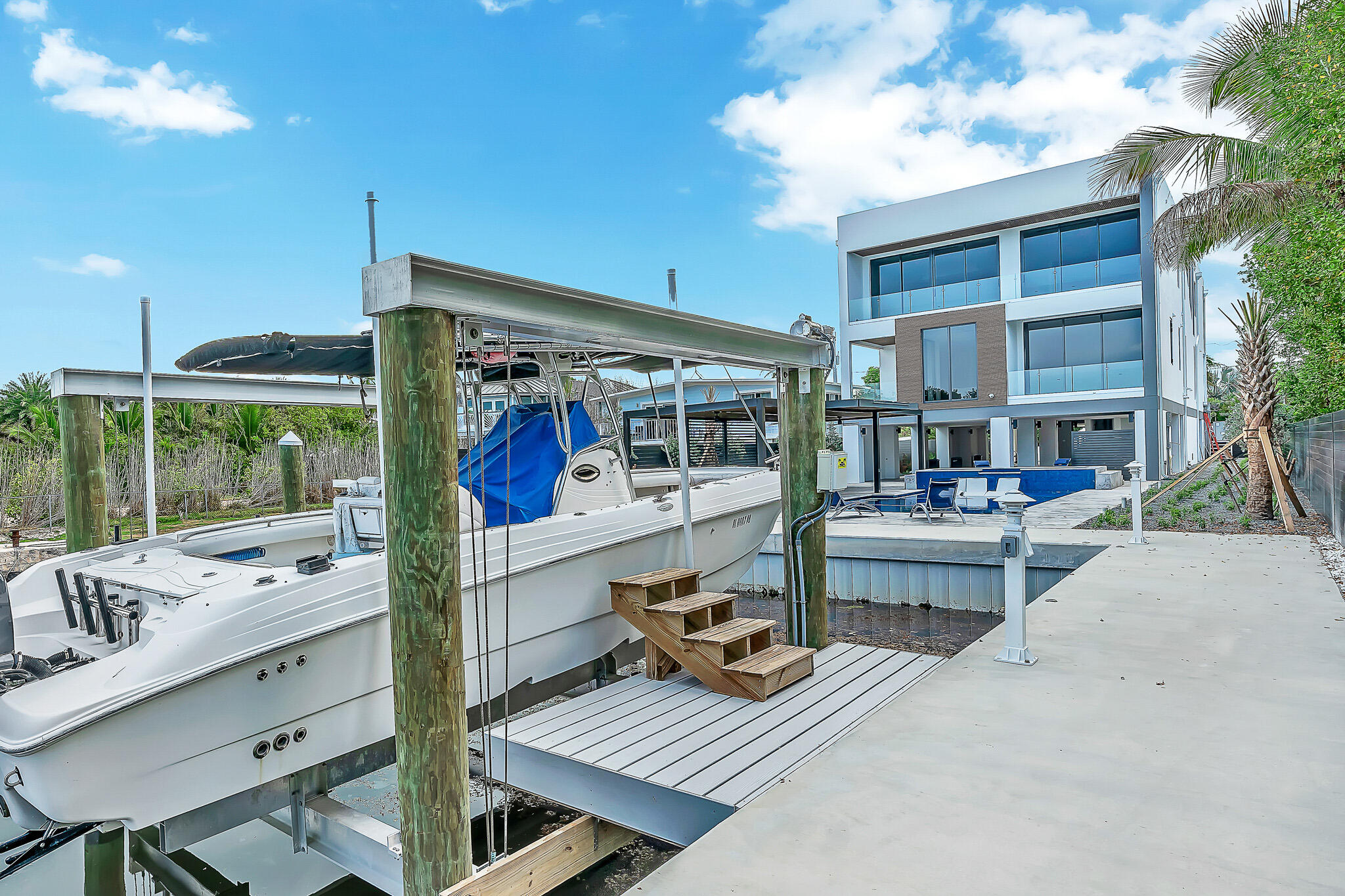 16 Seaside Avenue Key Largo, FL 33037 - Photo 132 of 140 Boat lift on dock