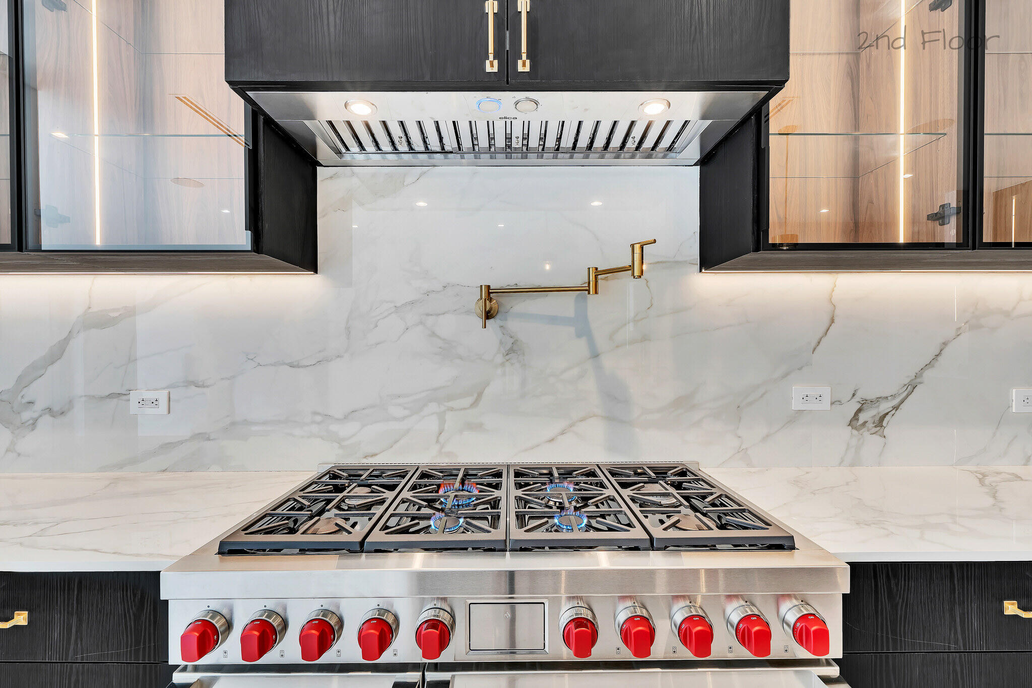 16 Seaside Avenue Key Largo, FL 33037 - Photo 24 of 140 8 burner WOLF gas stove