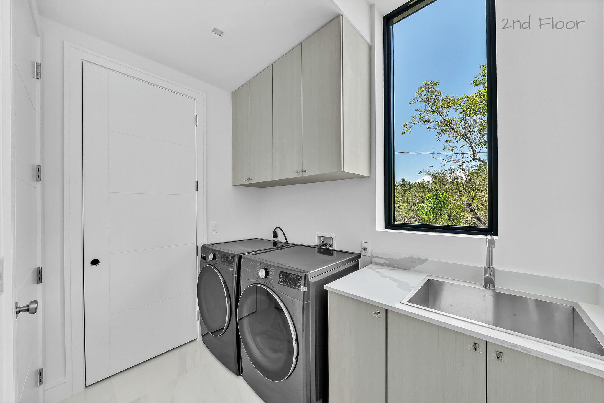 16 Seaside Avenue Key Largo, FL 33037 - Photo 34 of 140 Main level Laundry Room