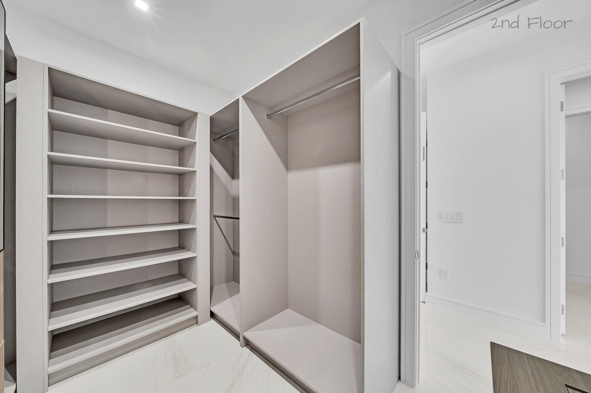 16 Seaside Avenue Key Largo, FL 33037 - Photo 56 of 140 Master bedroom closet