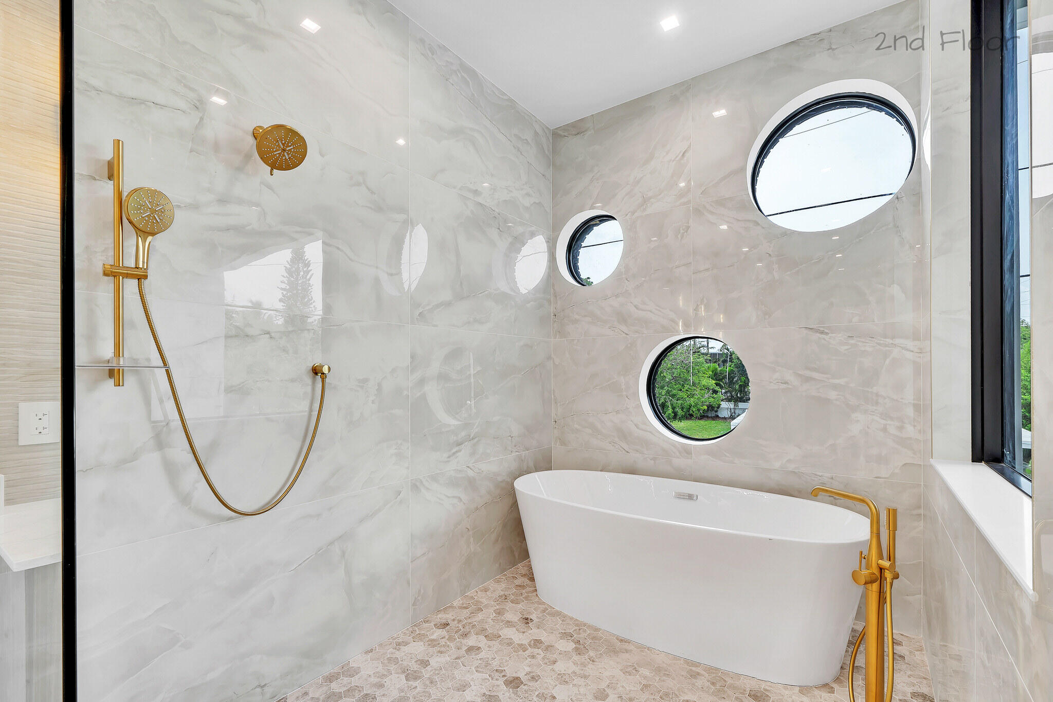 16 Seaside Avenue Key Largo, FL 33037 - Photo 60 of 140 Luxury meets modern and coastal