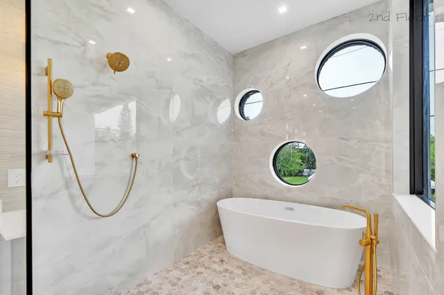 $12,500,000 | 16 Seaside Avenue, Key Largo, FL 33037