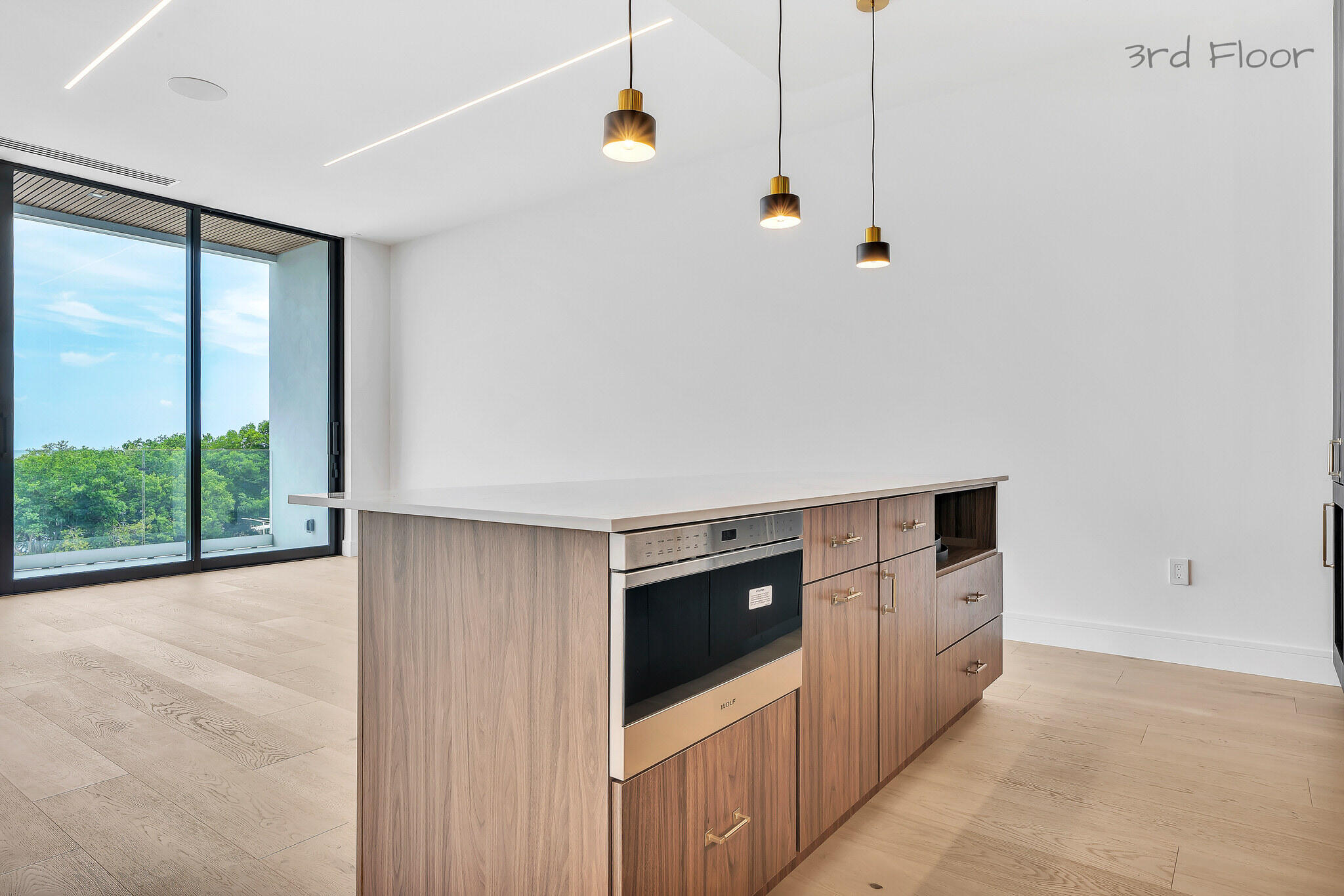 16 Seaside Avenue Key Largo, FL 33037 - Photo 68 of 140 a view of a kitchen with electric appliances
