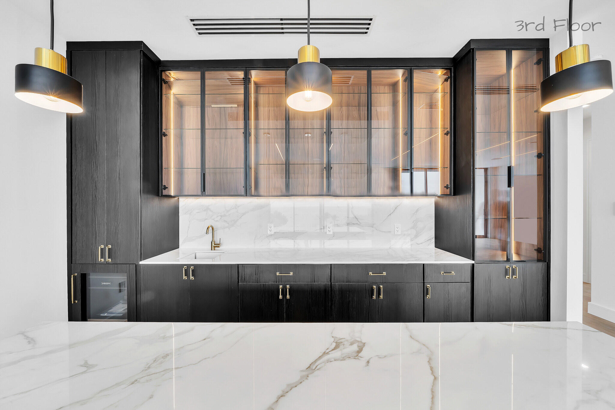 16 Seaside Avenue Key Largo, FL 33037 - Photo 71 of 140 Quartzite countertop with wood accent