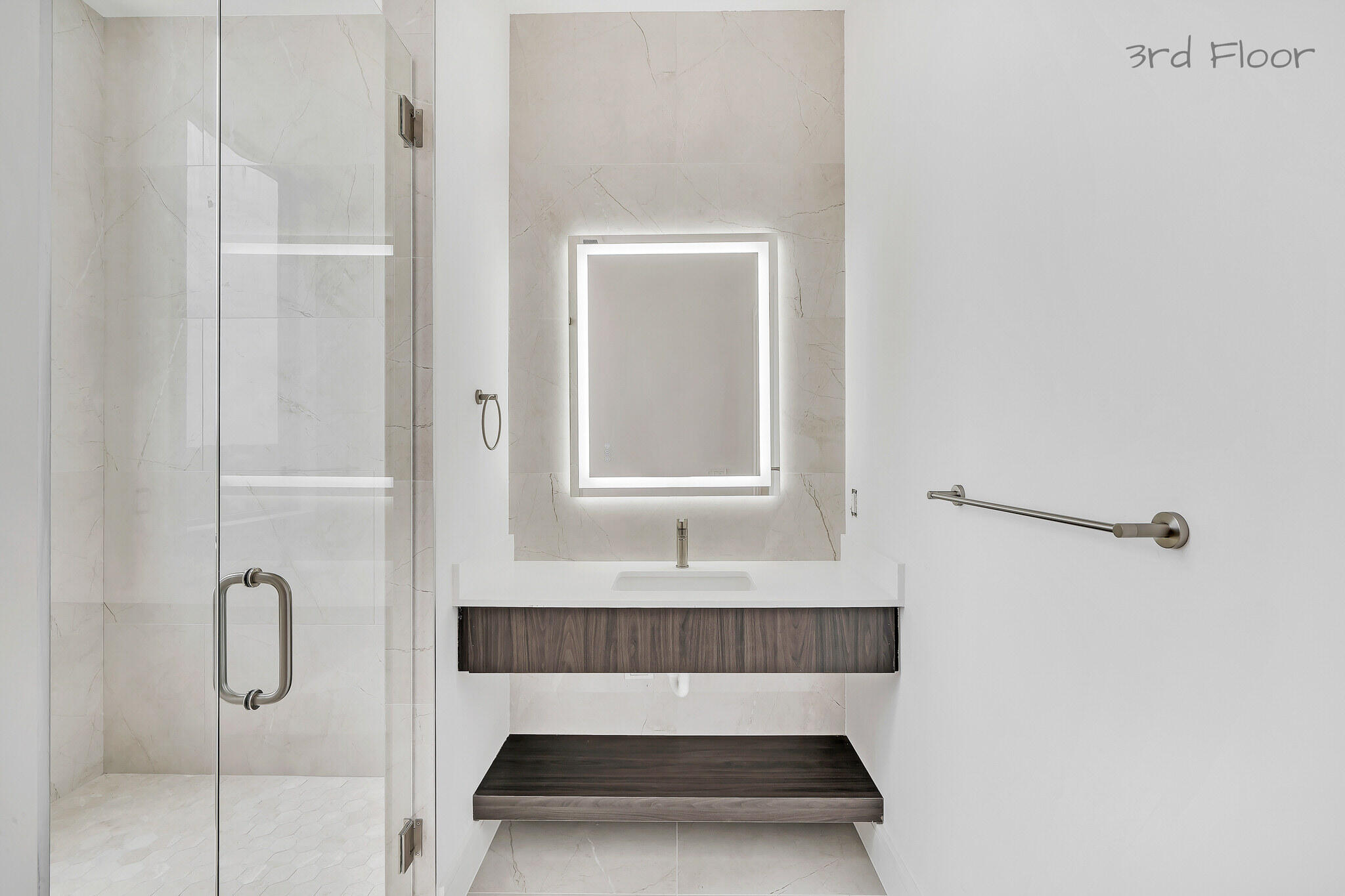 16 Seaside Avenue Key Largo, FL 33037 - Photo 86 of 140 Guest bedroom suite