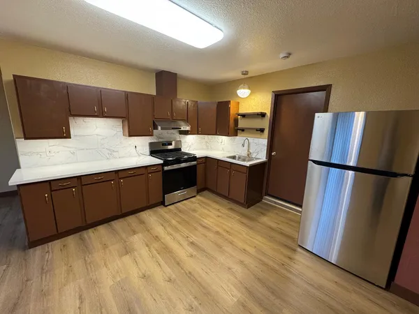 $2,000 | 1143 West El Camino Avenue, Sacramento, CA 95833