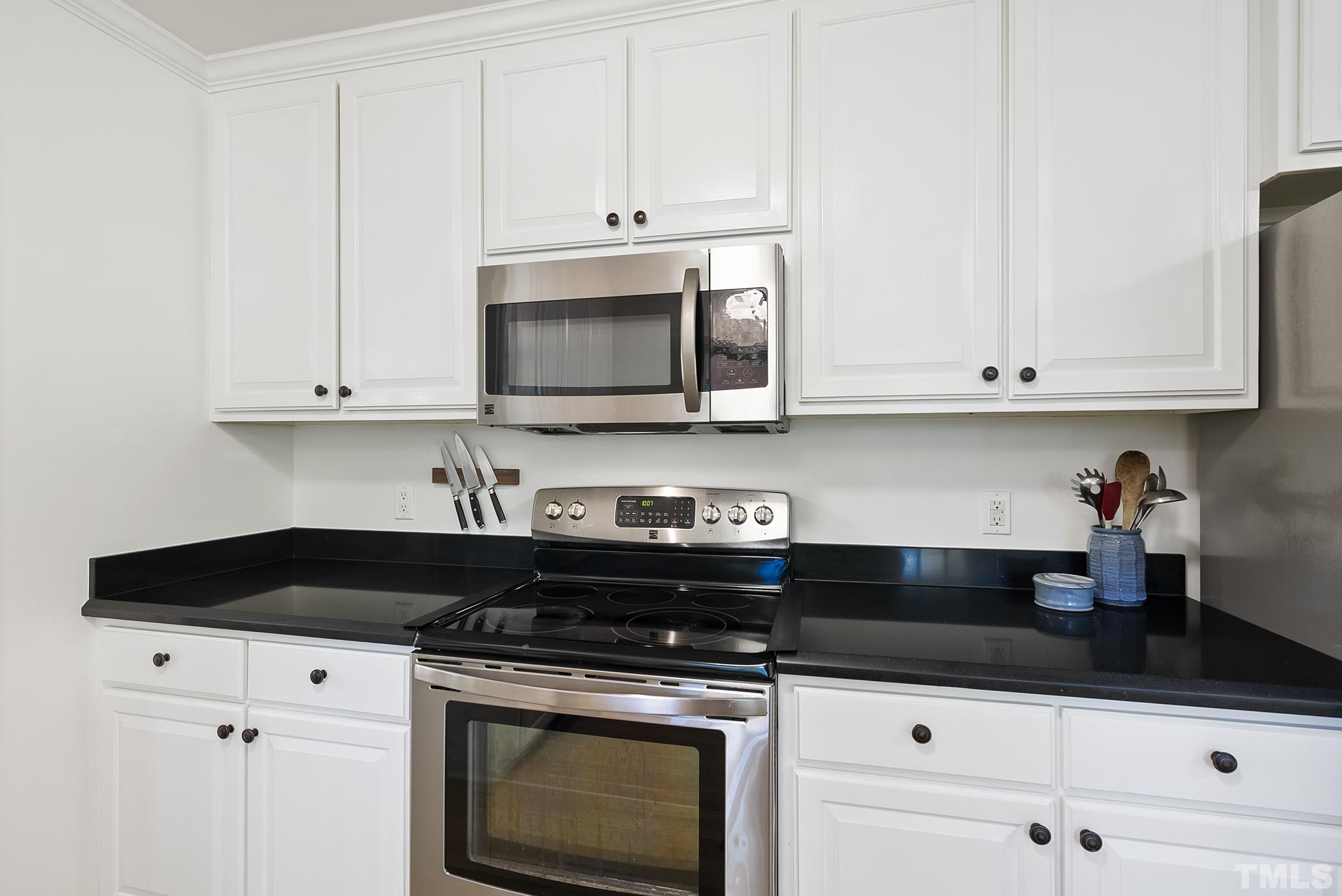 3702 Pembrook Place Raleigh, NC 27612 - Photo 12 of 38