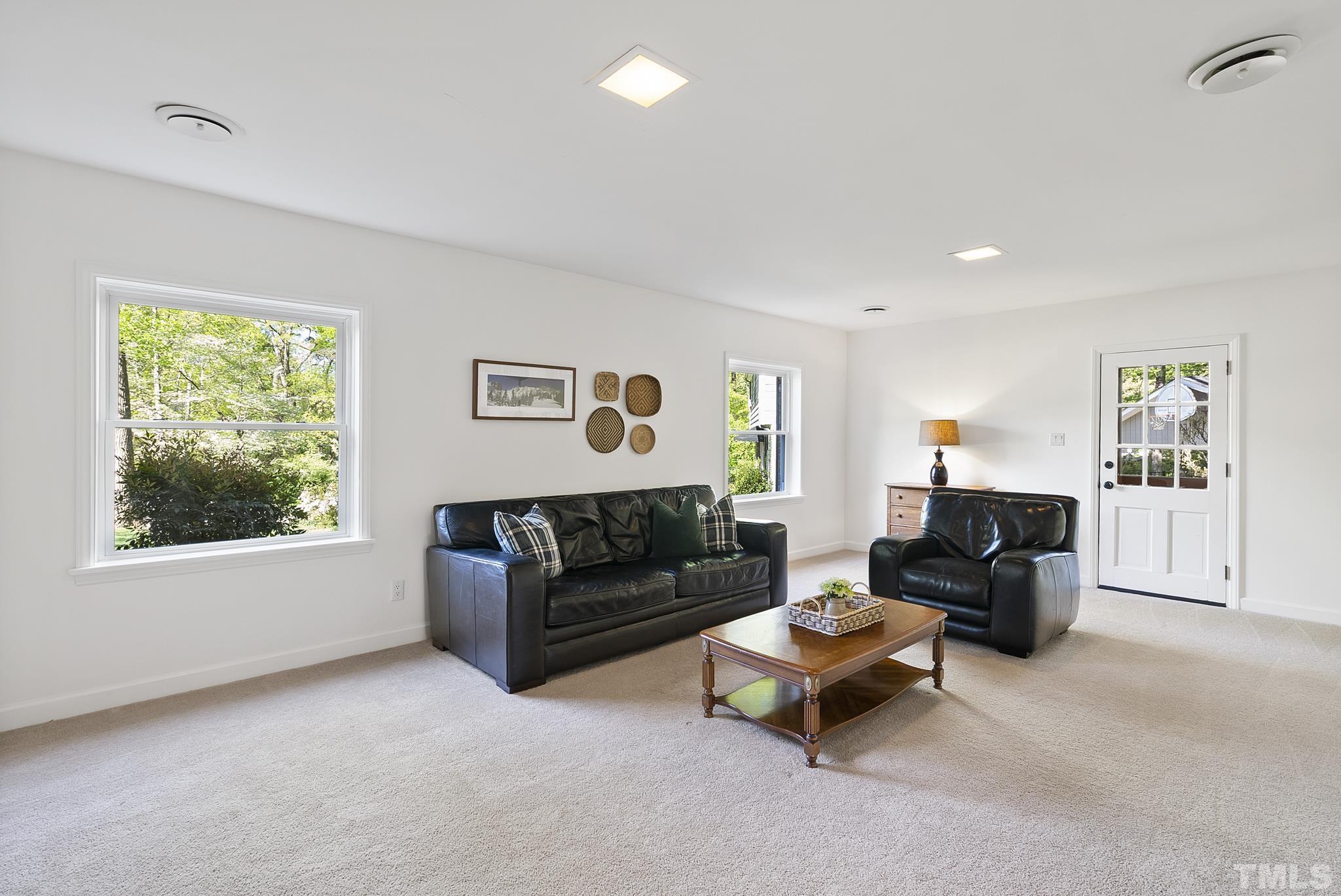 3702 Pembrook Place Raleigh, NC 27612 - Photo 23 of 38