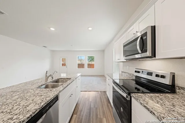 $1,695 | 6028 Pearl Meadow, Converse, TX 78109