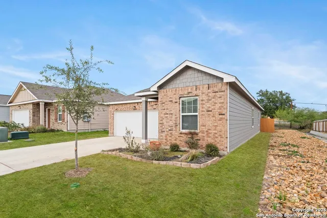 $1,695 | 6028 Pearl Meadow, Converse, TX 78109