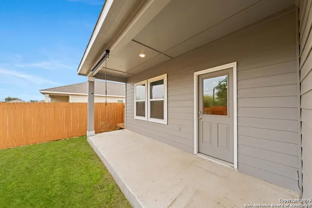 $1,695 | 6028 Pearl Meadow, Converse, TX 78109