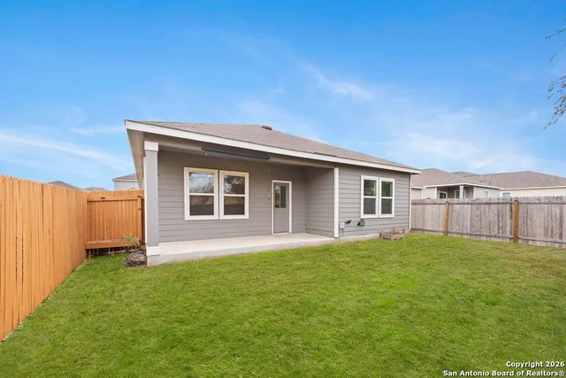 $1,695 | 6028 Pearl Meadow, Converse, TX 78109