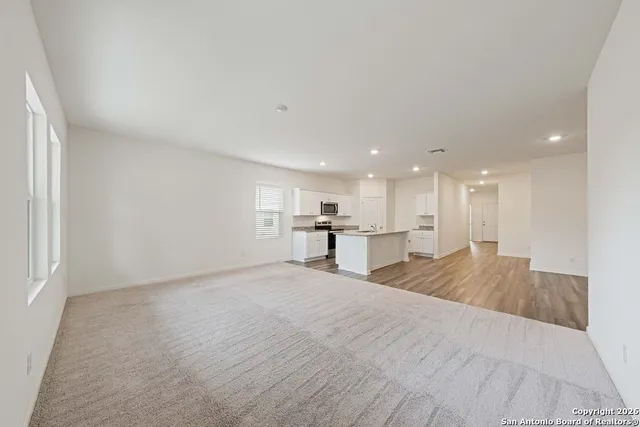 $1,695 | 6028 Pearl Meadow, Converse, TX 78109