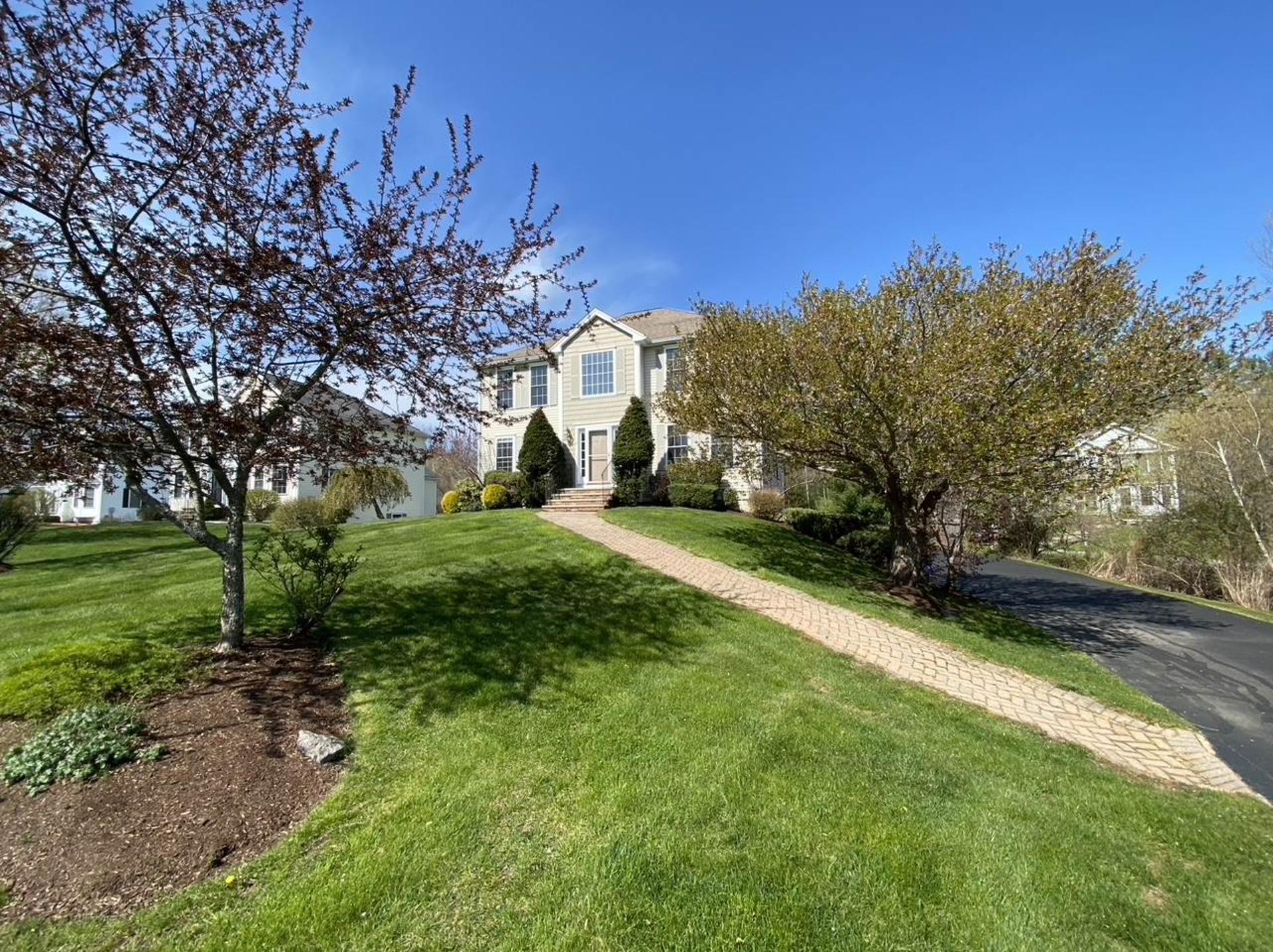 28 Ezras Way Dover, NH 03820 - Photo 3 of 34