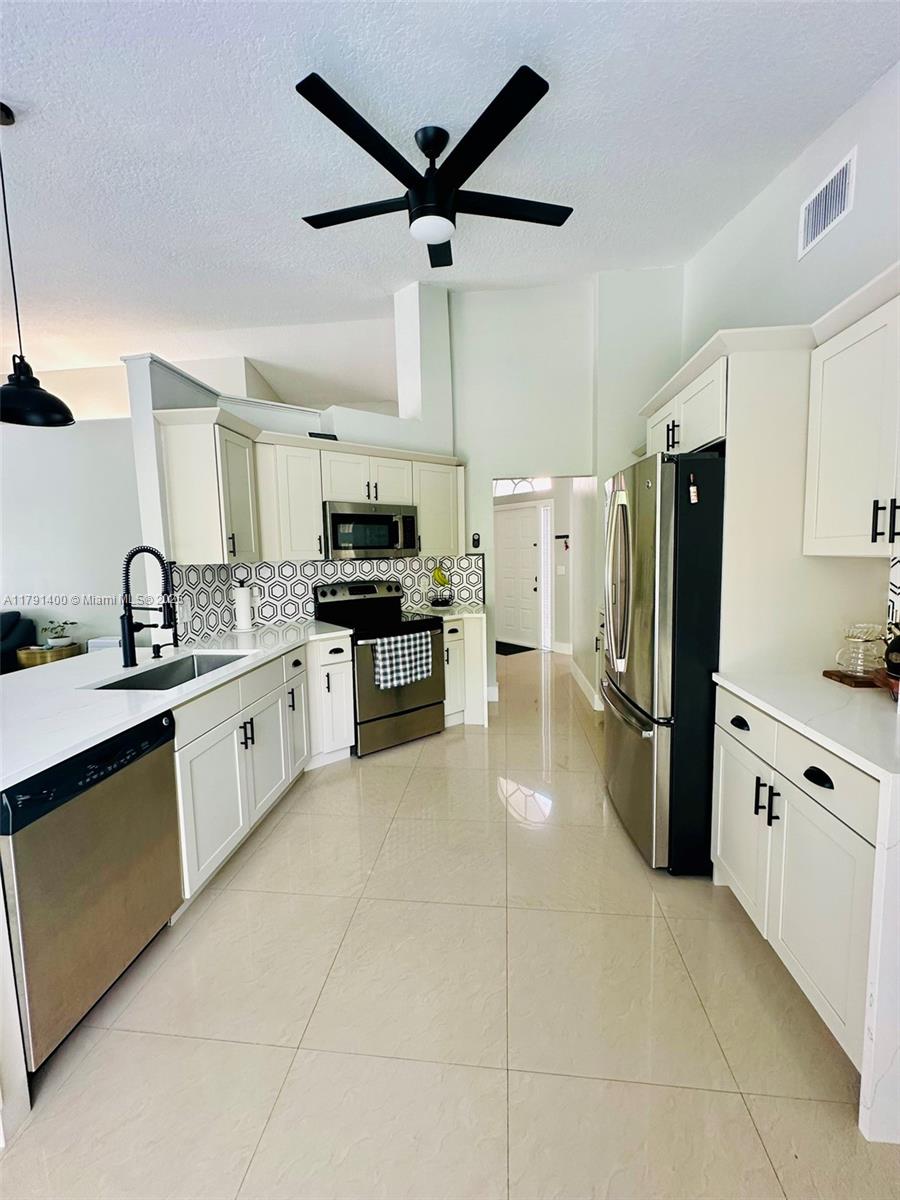 3961 Antigua Point Drive Boca Raton, FL 33487 - Photo 16 of 65