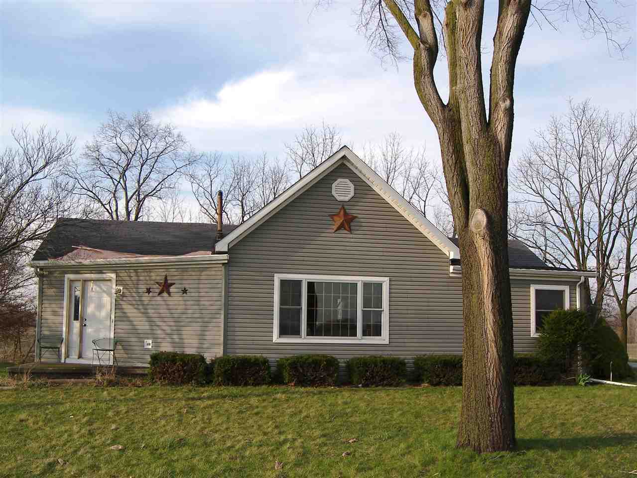 3304 Wooster Road Pierceton, IN 46562 - Photo 3 of 14 Gallery Image 3