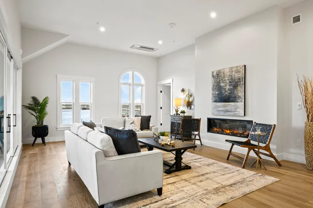 $2,539,000 | 2 India Street, Unit 4, Portland, ME 04101