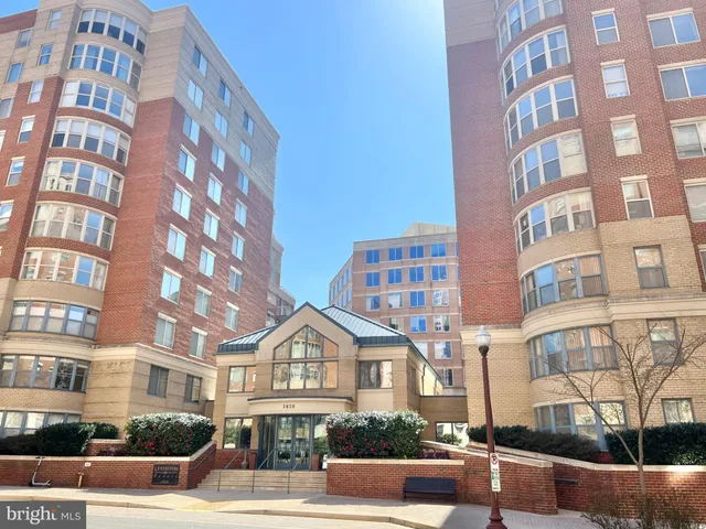 $2,500 | 3830 9th Street North, Unit 105W, Arlington, VA 22203