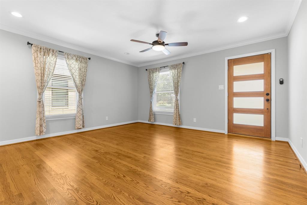 563 Hambrick Road Dallas, TX 75218 - Photo 18 of 36