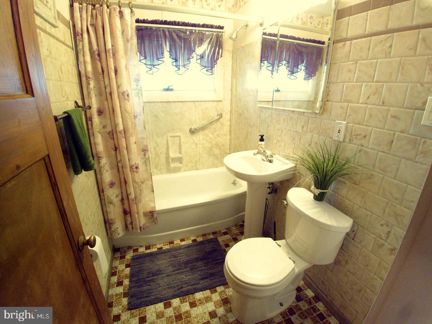 9337 Andover Road Philadelphia, PA 19114 - Photo 14 of 19 Gallery Image 14