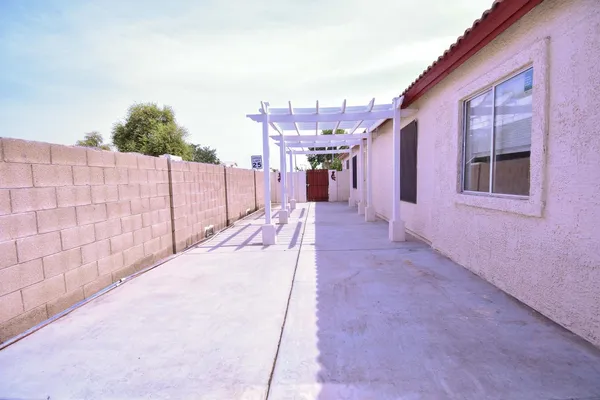 $1,900 | 6780 North 74th Drive, Glendale, AZ 85303