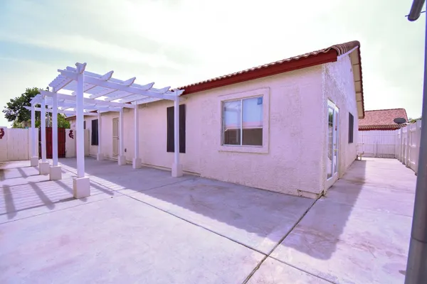 $2,000 | 6780 North 74th Drive, Glendale, AZ 85303