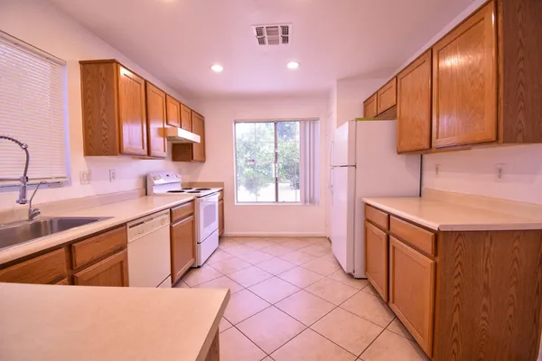 $1,900 | 6780 North 74th Drive, Glendale, AZ 85303