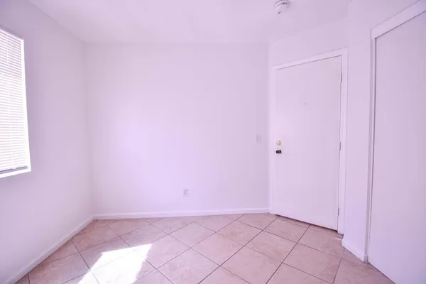 $1,900 | 6780 North 74th Drive, Glendale, AZ 85303