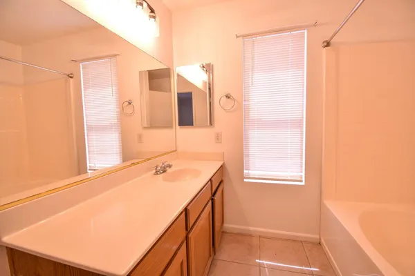 $1,900 | 6780 North 74th Drive, Glendale, AZ 85303
