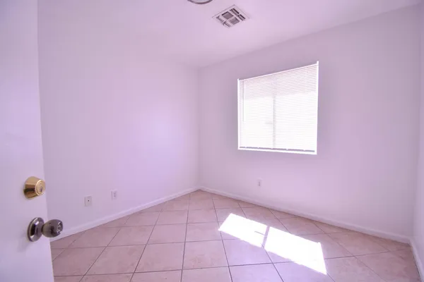 $1,900 | 6780 North 74th Drive, Glendale, AZ 85303