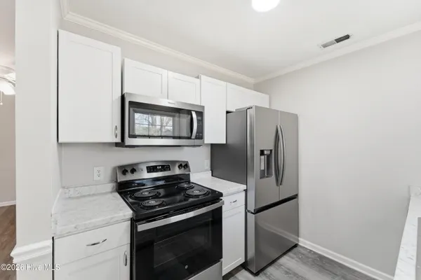$1,395 | 208 Bracken Place, Jacksonville, NC 28540