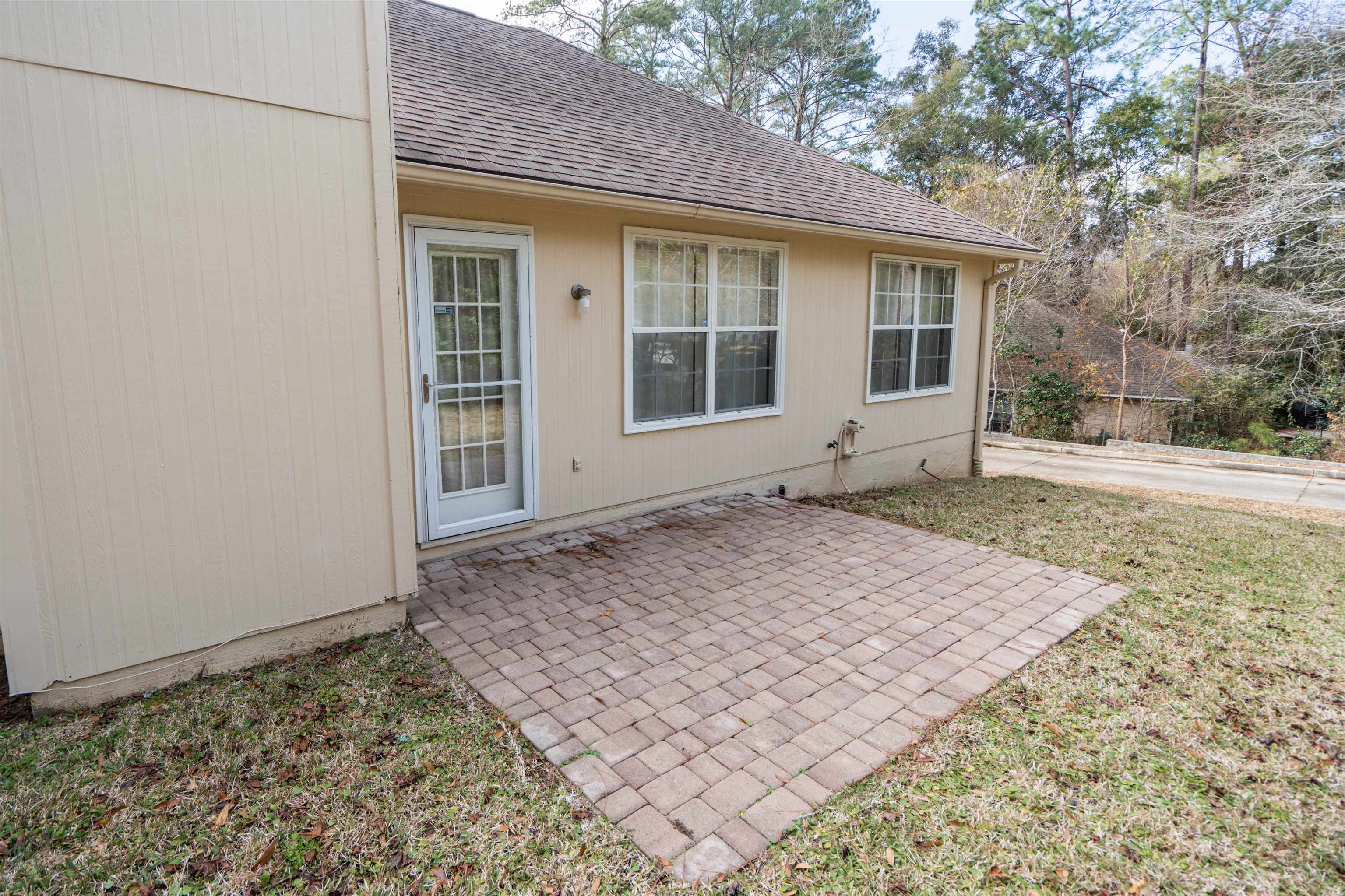 1764 Folkstone Road Tallahassee, FL 32312 - Photo 4 of 41