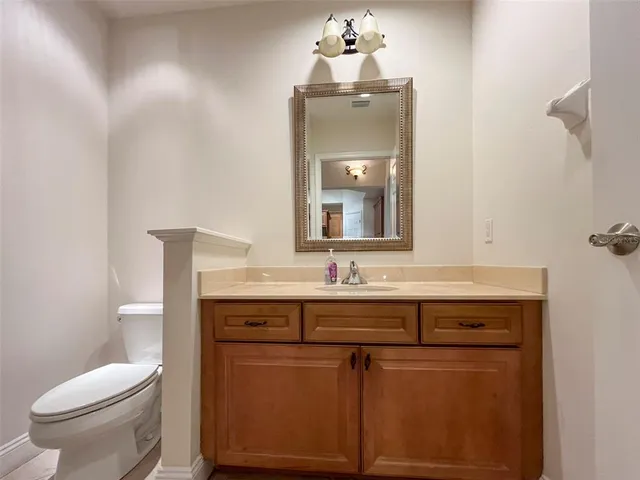 $2,595 | 7710 Lake Vista Court, Unit 206, Bradenton, FL 34202